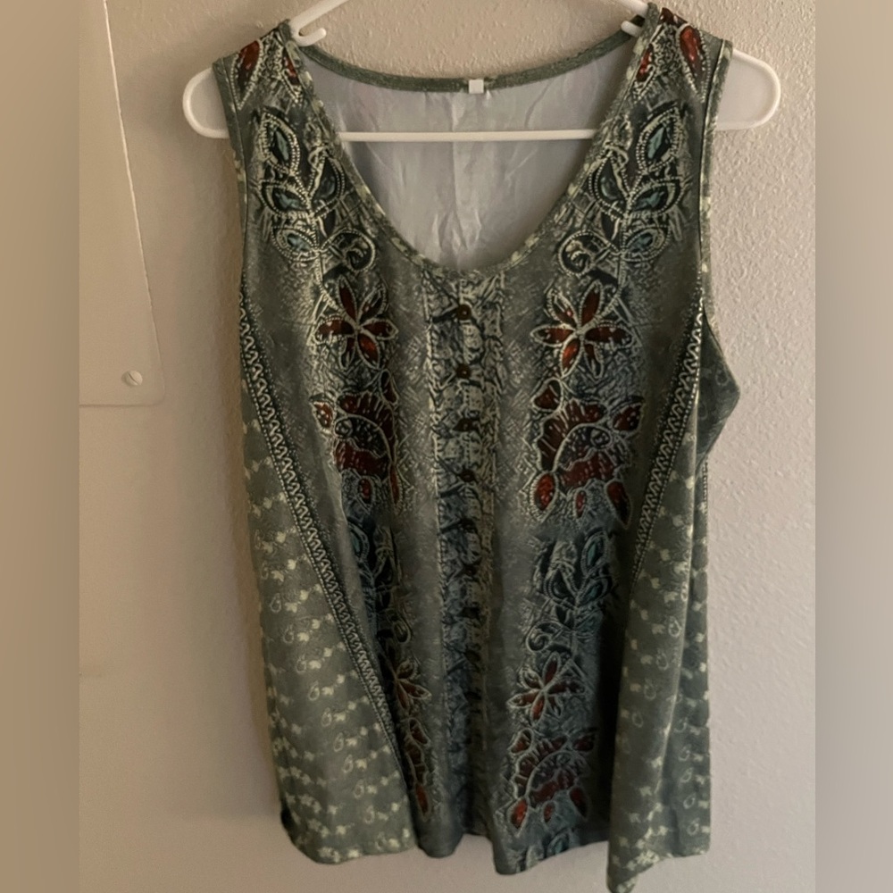 SHEIN, sleeveless top. Size XL, only wore one time. No stains, great condition.